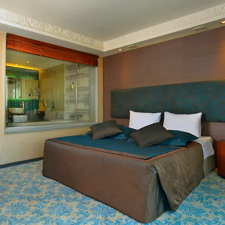 Pera Tulip & Hb Hotel 4*