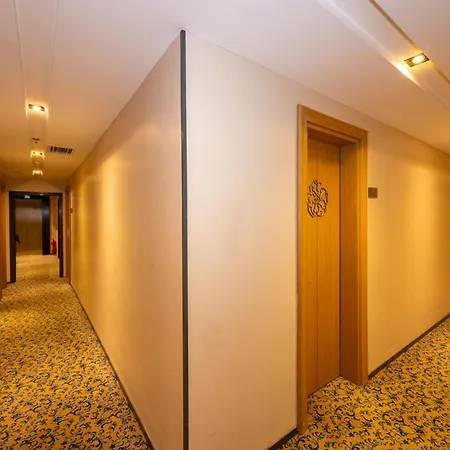 Hotel Pera Tulip & Hb 4*
