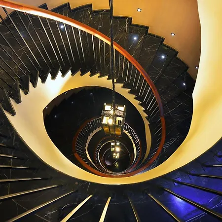 Pera Tulip Hotel & Spa - Istanbul Taksim Pera City Center 4*