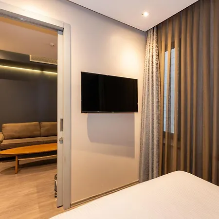 Pera Tulip & Hb Hotel
