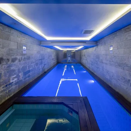 فندق Pera Tulip & 4*