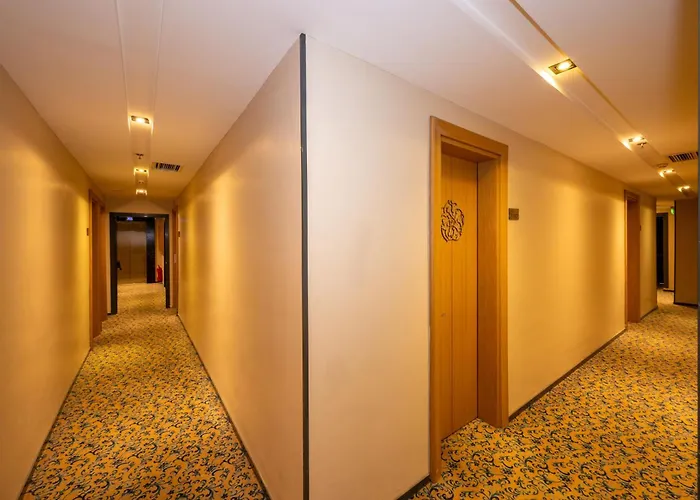 فندق Pera Tulip & 4*