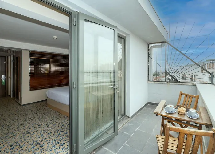 Pera Tulip & فندق اسطنبول