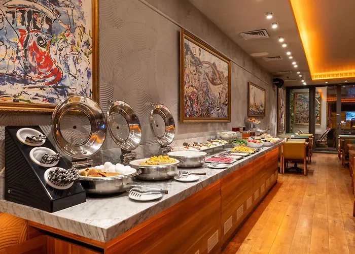 فندق Pera Tulip & 4*