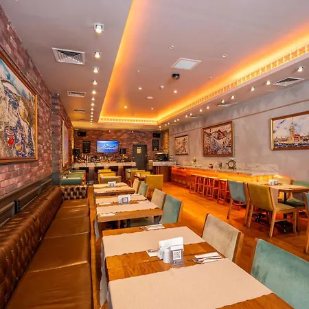 Pera Tulip & Hotell 4*