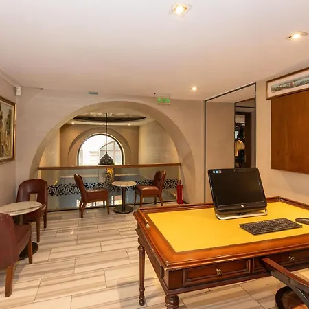 Pera Tulip & Hotell Istanbul