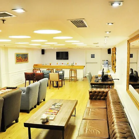 Pera Tulip & Hotel
