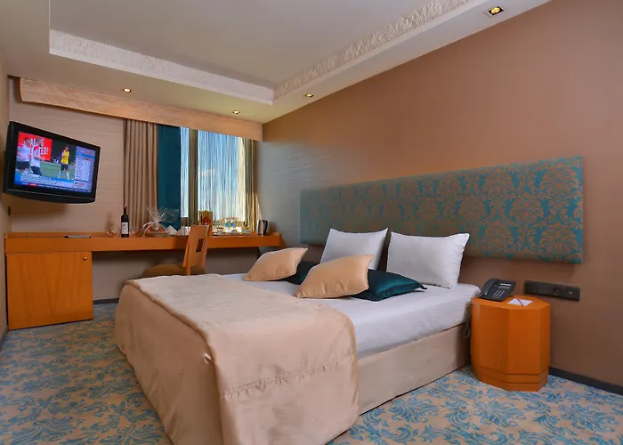 Отель Pera Tulip & Стамбул