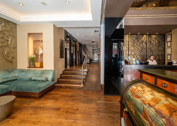 Pera Tulip & Отель Стамбул