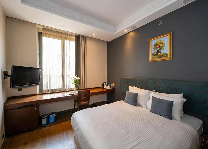 Pera Tulip & Стамбул