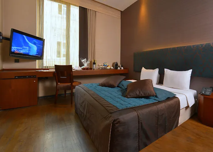 Pera Tulip & Отель Стамбул